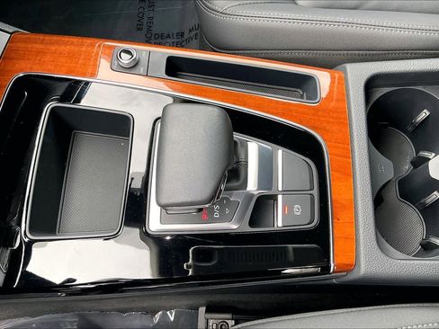 Used 2023 Audi Q5 2.0T Premium w/ Convenience Package image 20