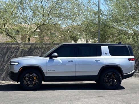 Used 2025 Rivian R1S Premium AWD/4WD image 5