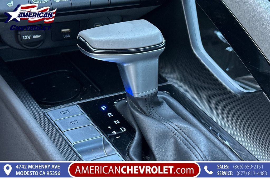 Used 2025 Hyundai Elantra SEL FWD image 29