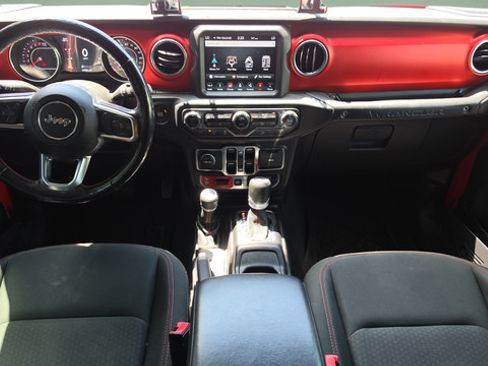 Used 2019 Jeep Wrangler Unlimited Rubicon AWD/4WD image 9