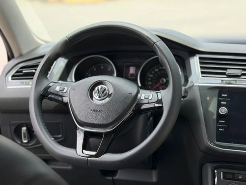 Used 2020 Volkswagen Tiguan SE FWD image 27