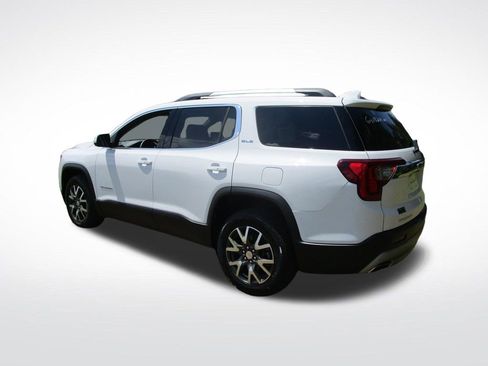 Used 2021 GMC Acadia SLE w/ Driver Convenience Package image 3