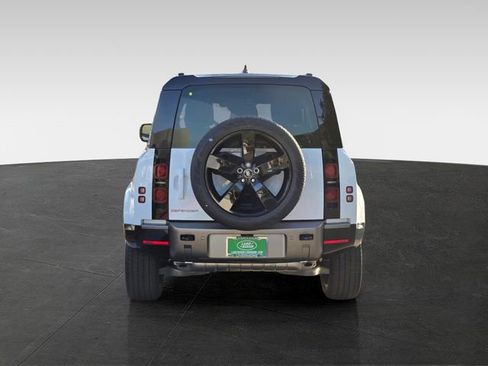 Used 2025 Land Rover Defender 90 X-Dynamic SE image 6