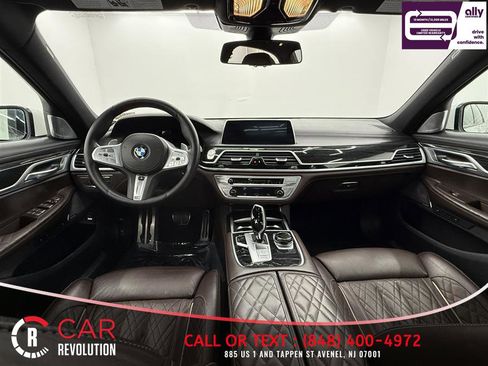 Used 2021 BMW 750i xDrive w/ Luxury Rear Seating Package image 40