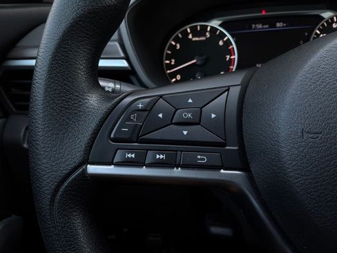 Used 2023 Nissan Altima 2.5 SV FWD image 33