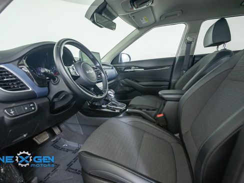 Used 2023 Kia Seltos S w/ Navigation Package AWD/4WD image 10