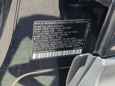 Certified 2022 Volkswagen Taos SE FWD image 36