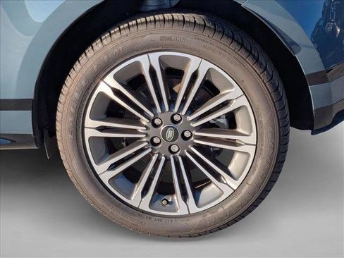 Used 2024 Land Rover Range Rover Evoque Dynamic SE image 19