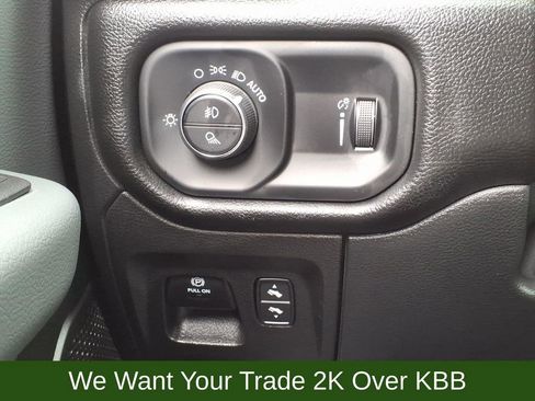 Used 2022 RAM 1500 Big Horn AWD/4WD image 26