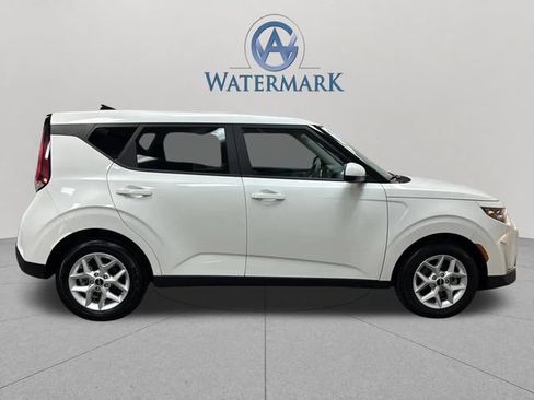 Used 2025 Kia Soul LX w/ LX Technology Package FWD image 7