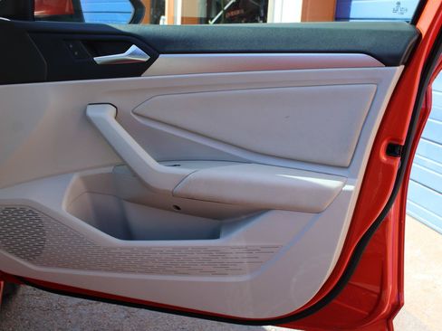 Used 2020 Volkswagen Jetta SE FWD image 42