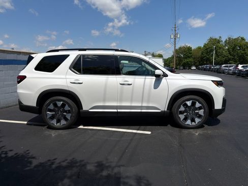 Used 2026 Honda Pilot Elite image 6