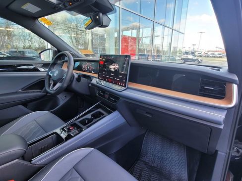 Used 2026 Volkswagen Tiguan SEL R-Line AWD/4WD image 29