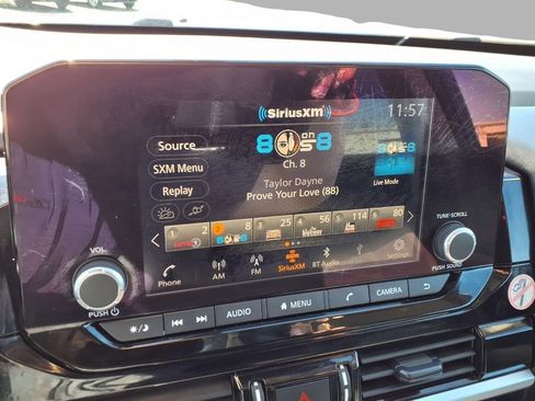 Used 2024 Nissan Pathfinder SV FWD image 5