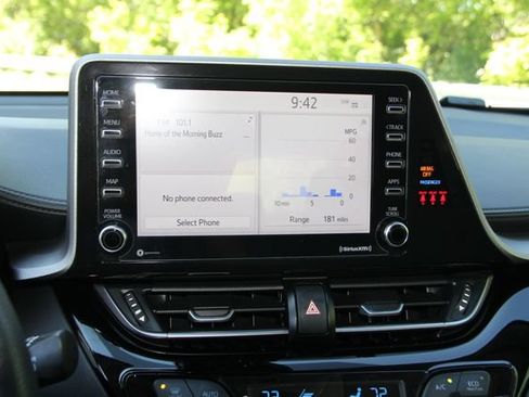 Used 2020 Toyota C-HR LE FWD image 26