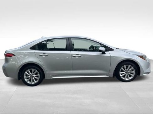 Used 2024 Toyota Corolla LE w/ LE Convenience Package FWD image 10