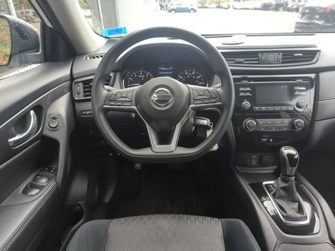 Used 2017 Nissan Rogue S image 17