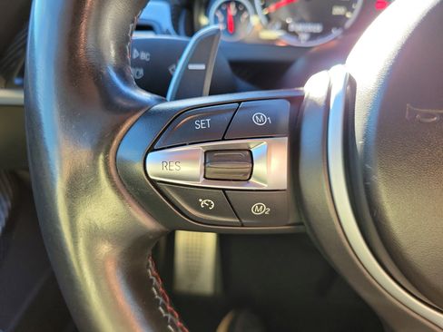 Used 2015 BMW M6 Coupe image 26