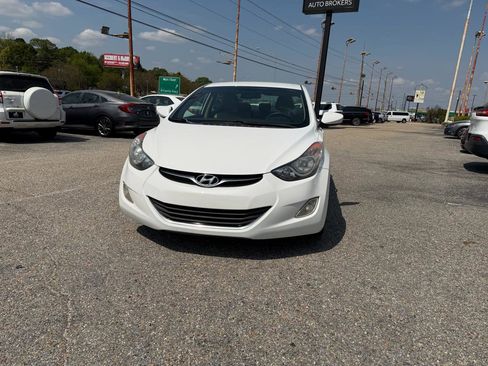 Used 2013 Hyundai Elantra GLS w/ Preferred Pkg image 7