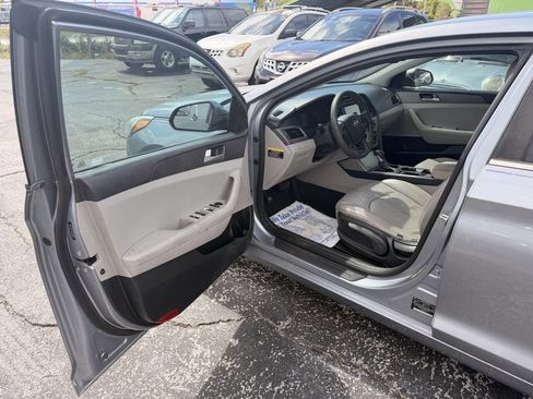Used 2016 Hyundai Sonata SE image 9