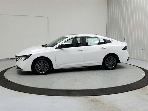 New 2026 Nissan Sentra SL w/ Floor Mat Package image 4