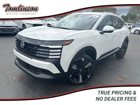 Used 2025 Nissan Kicks SR image 1