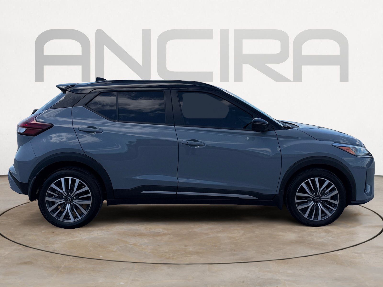 Used 2023 Nissan Kicks SR w/ SR Premium Package FWD image 12