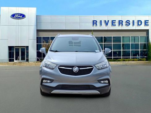 Used 2019 Buick Encore Sport Touring FWD image 2