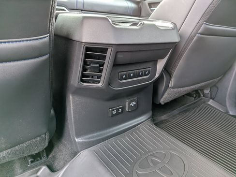 Used 2024 Toyota Tundra Platinum AWD/4WD image 24