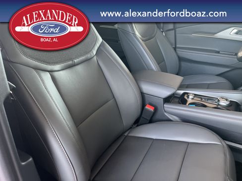 New 2026 Ford Explorer Active w/ Active Comfort Package image 16