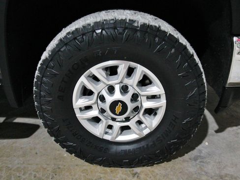 Used 2023 Chevrolet Silverado 2500 LT w/ Convenience Package AWD/4WD image 16