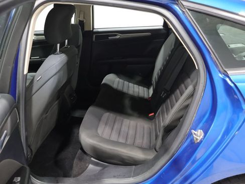 Used 2017 Ford Fusion SE FWD image 18