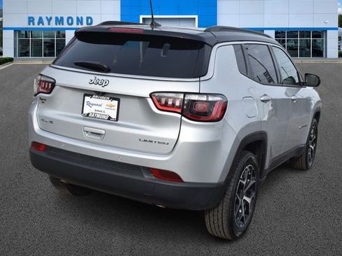 Used 2025 Jeep Compass Limited AWD/4WD image 4