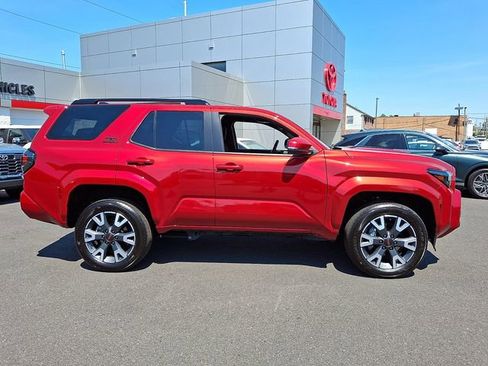 Used 2025 Toyota 4Runner TRD Sport AWD/4WD image 7