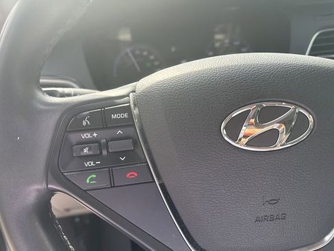 Used 2017 Hyundai Sonata Limited w/ Ultimate Package 02 FWD image 15