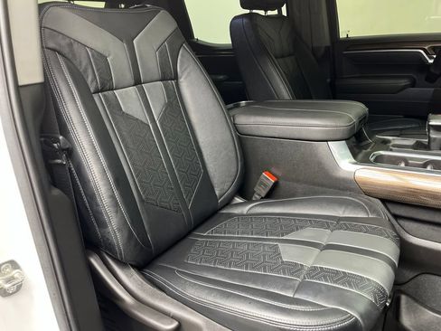 Used 2025 Chevrolet Silverado 1500 RST AWD/4WD image 23