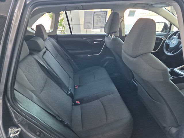 Used 2025 Toyota RAV4 XLE AWD/4WD image 7