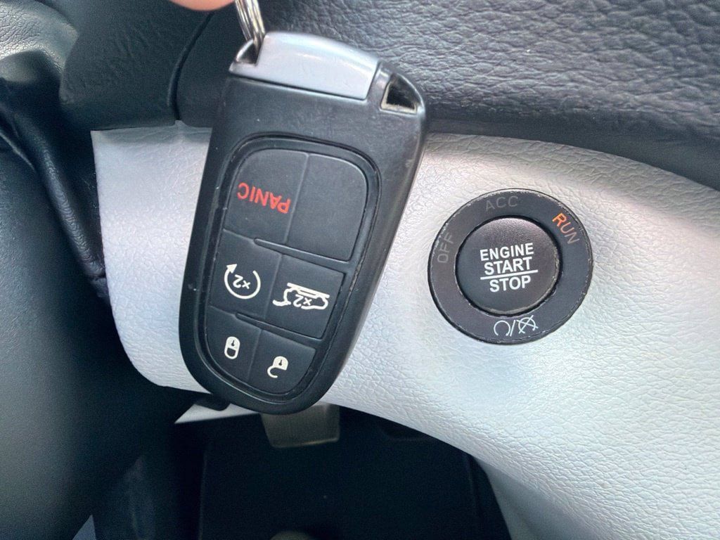 Used 2021 Jeep Cherokee Limited AWD/4WD image 34