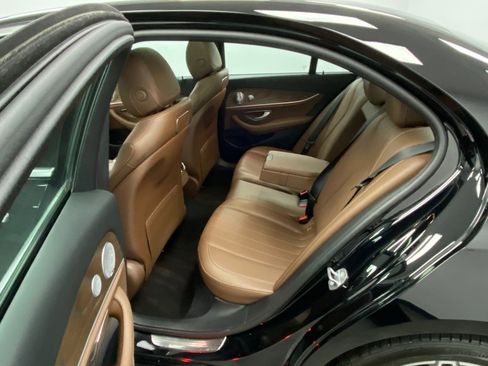 Used 2018 Mercedes-Benz E 300 4MATIC w/ Premium 2 Package image 26