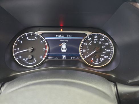 Used 2023 Nissan Sentra SR w/ SR Premium Package FWD image 23