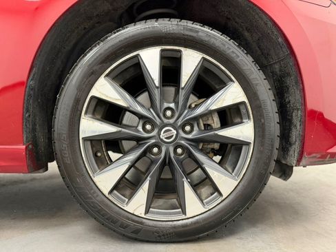 Used 2019 Nissan Sentra SR w/ Premium Package (SR) FWD image 65
