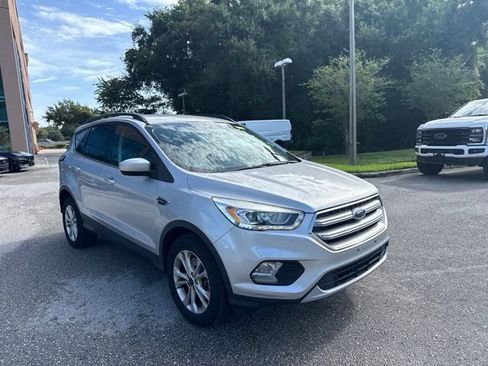 Used 2017 Ford Escape SE w/ Equipment Group 201A AWD/4WD image 10