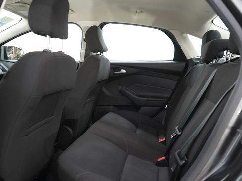 Used 2015 Ford Focus SE FWD image 13