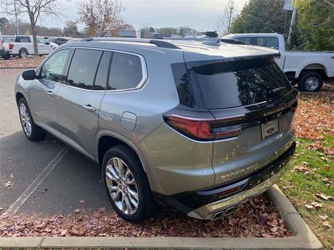 Used 2024 GMC Acadia Denali image 31