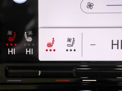 Used 2024 Volkswagen Atlas SEL Premium R-Line image 11