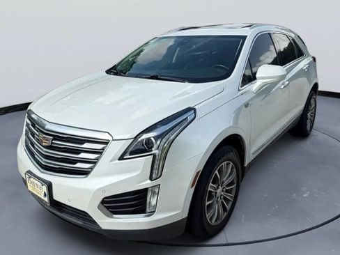 Used 2018 Cadillac XT5 Luxury w/ Driver Awareness Package FWD image 9