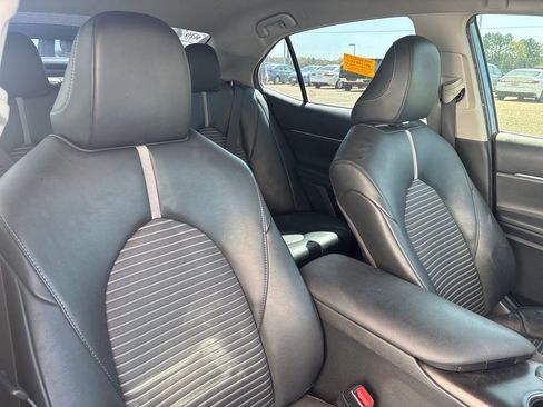 Used 2023 Toyota Camry SE image 24