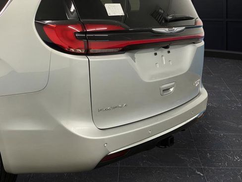 New 2026 Chrysler Pacifica Limited w/ Trailer Tow Group image 39