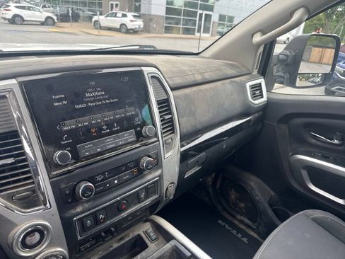 Used 2021 Nissan Titan SV w/ SV Convenience Package AWD/4WD image 16