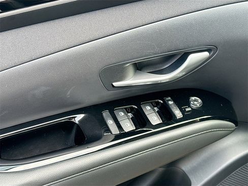 Used 2023 Hyundai Tucson Limited image 19